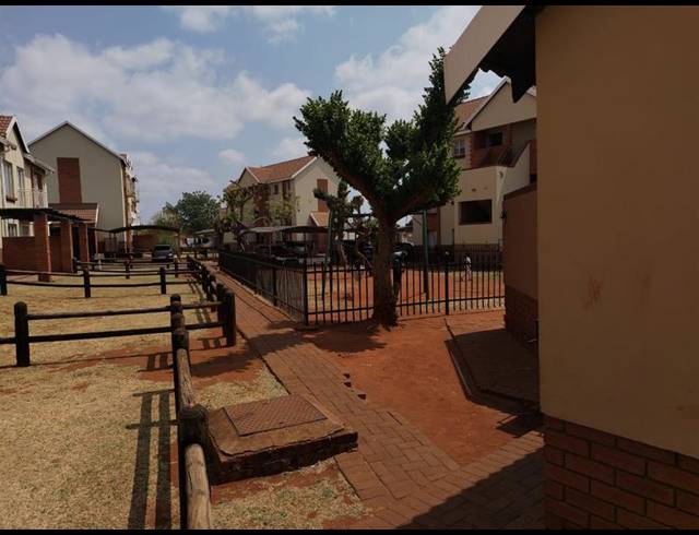 2 BEDROOM APARTMENT FOR SALE IN THE ORCHARDS